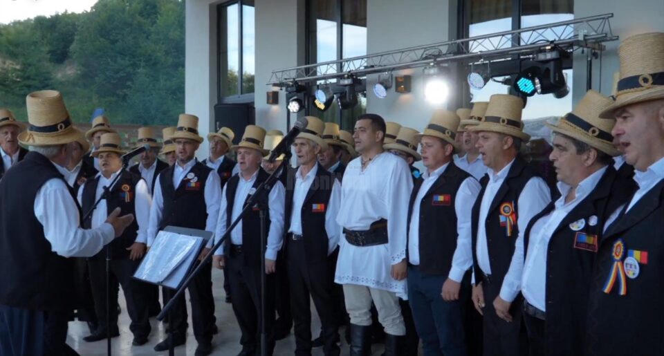 Botezul fiului lui George Simion, liderul AUR, în Bucovina, cu o petrecere câmpenească cu 1000 de invitați
