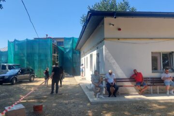 Corpul de clădire în care se desfășoară acum activitatea de la Pașapoarte