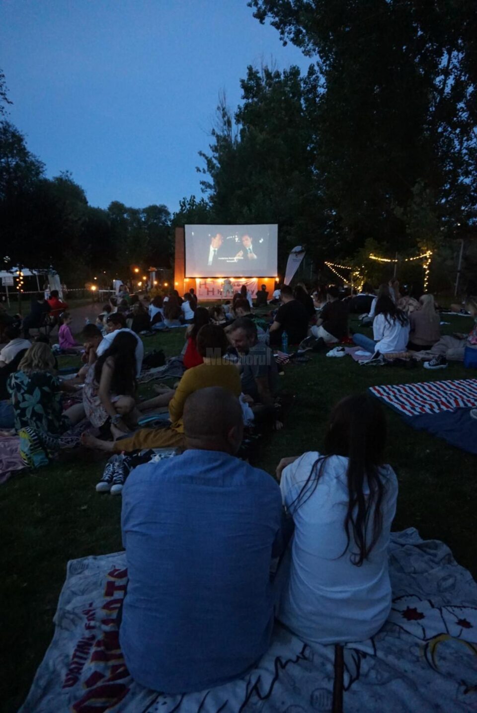 Peste 300 de suceveni de toate vârstele au petrecut serile de weekend la film, la IceMovie in SummerTime, în zona de agrement Tătărași
