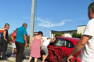 Mașina tamponată, care a ricoșat în pieton