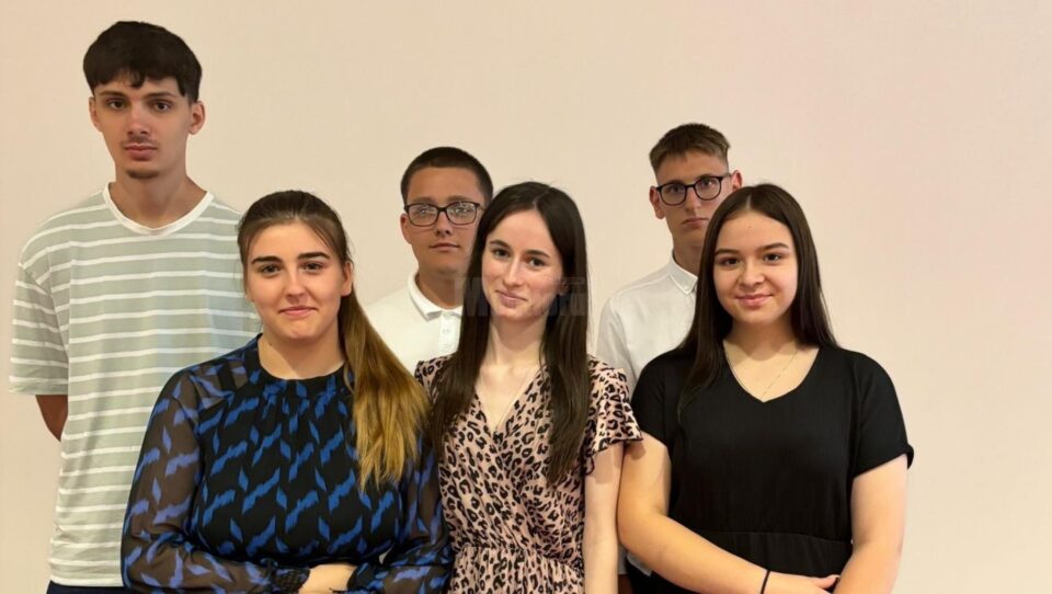 Au trecut examenul de bacalaureat cu succes