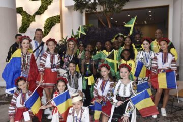 Medalii de aur și de argint și o plachetă de excelență, obținute de eleva Beatrice Ecaterina Tcaciuc, în California