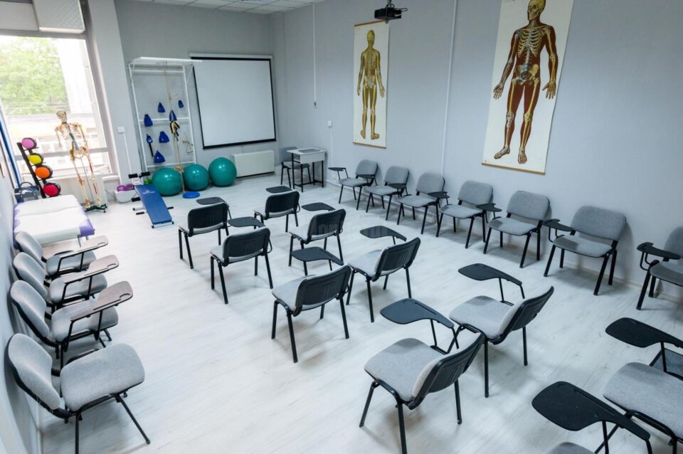 Specializări noi din toamna acestui an la Școala Postliceală Sanitară de stat. Înscrierile sunt în plină desfășurare