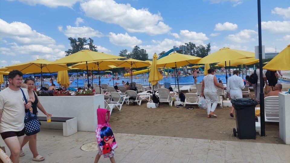 Ștrandul municipal din Suceava, miercuri 10 iulie 2024, la orele prânzului