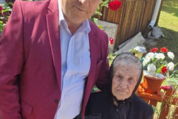 Victoria Hrețiuc, din Vatra Dornei, sărbătorită la împlinirea vârstei de 100 de ani