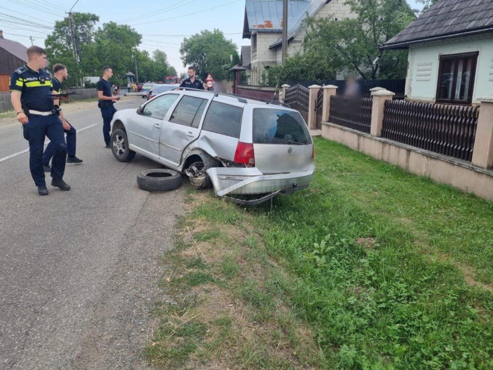 Accident cu trei mașini implicate și șase răniți