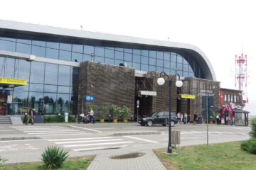 Avionul se află la aeroportul din Suceava și în cursul după-amiezii de luni va veni o echipă tehnică, ce va decide dacă aeronava poate pleca spre Rodos