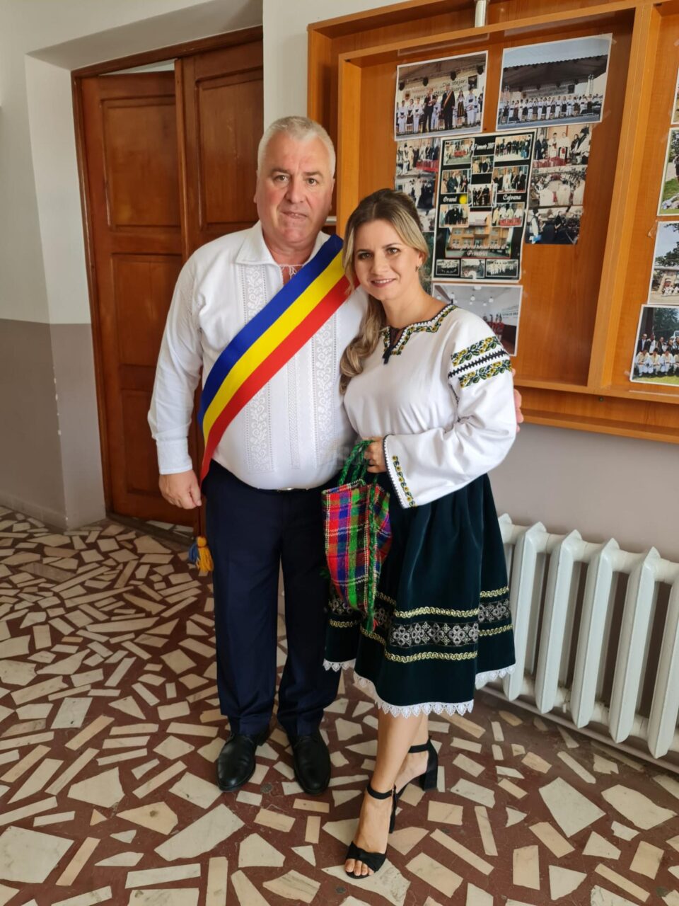 Festivalul folcloric „Din stejar, stejar răsare”, desfășurat la Cajvana, ediția a X-a (1).jpg