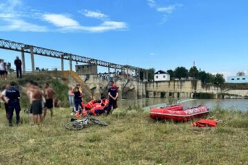 Căutări în apele râului Suceava