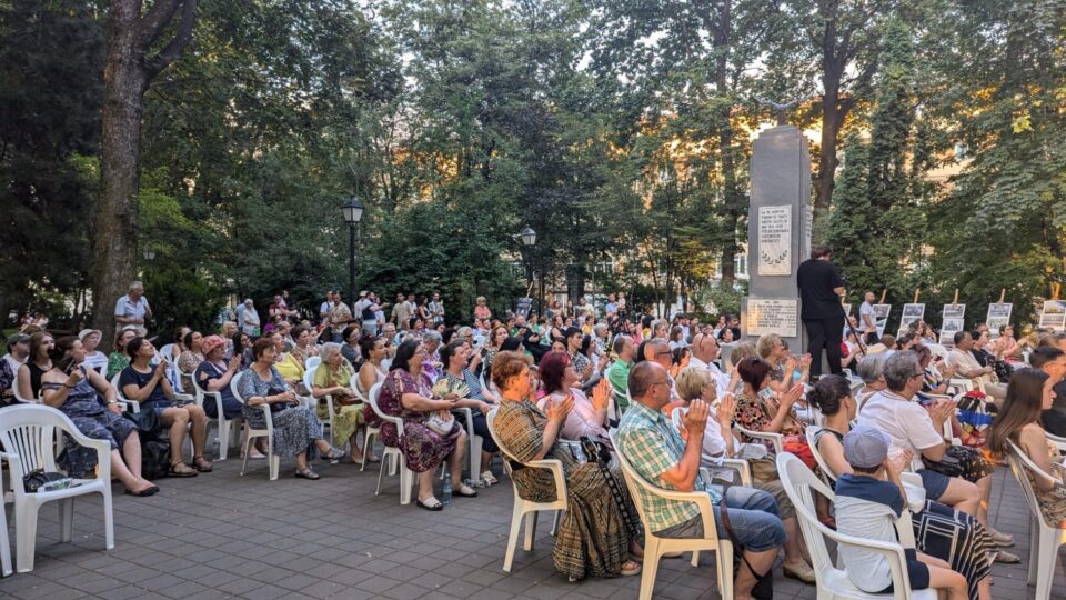 Concertul susținut de Corala „Ciprian Porumbescu” în Parcul Central Suceava