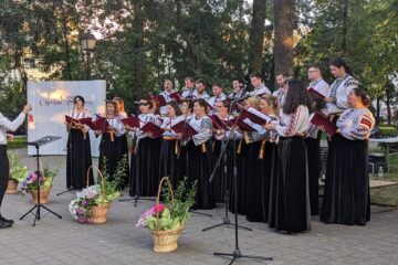 Concertul susținut de Corala „Ciprian Porumbescu” în Parcul Central Suceava