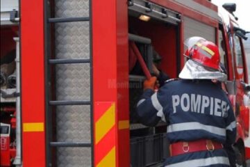 Explozia bateriei unui scuter electric a provocat un incendiu major