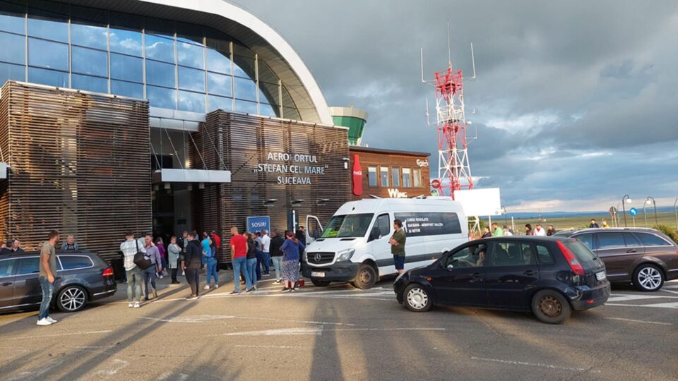 Aeroportul Suceava a avut peste 320.000 de pasageri în primul semestru al anului și ocupă locul cinci la nivel național Aeroportul Suceava a avut peste 320.000 de pasageri în primul semestru al anului și ocupă locul cinci la nivel național