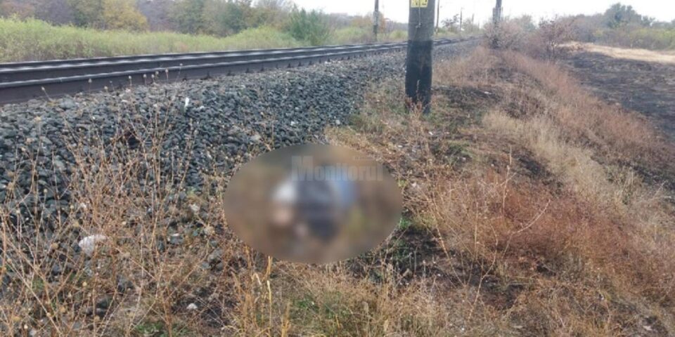 Adolescentul a murit lovit de tren (foto generic)
