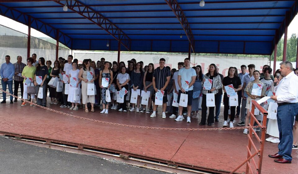 Ceremonie de premiere a elevilor cu rezultate deosebite la Bacalaureat și Evaluare Națională, la Fălticeni Ceremonie de premiere a elevilor cu rezultate deosebite la Bacalaureat și Evaluare Națională, la Fălticeni