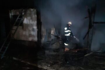 Incendiu puternic la Vășcăuți