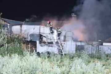 Incendiul de la gospodăria din Dumbrăveni a fost provocat de copiii care s-au jucat cu focul