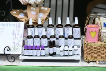 113 meșteri și producători au participat la Festivalul „Lume, lume... hai la târg!”, organizat trei zile la Muzeul Satului Bucovinean