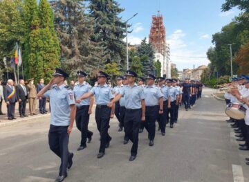 Ziua Imnului Național a fost sărbătorită printr-un ceremonial militar și religios în centrul Sucevei
