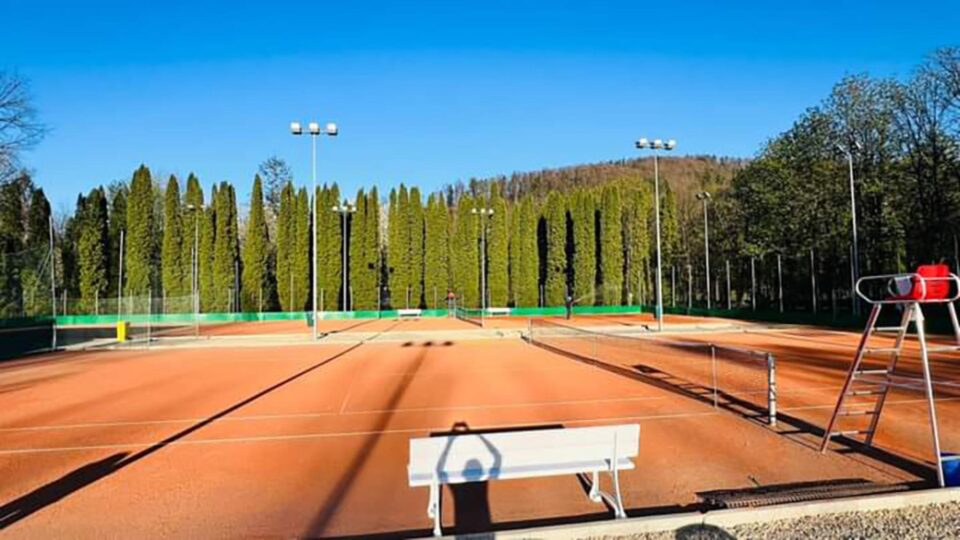Terenurile de la baza sportivă BGH Ariniș sunt pregătite pentru competiția de sâmbătă Terenurile de la baza sportivă BGH Ariniș sunt pregătite pentru competiția de sâmbătă