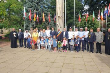 Ziua Imnului Național a fost marcată în centrul Sucevei printr-un ceremonial religios și militar