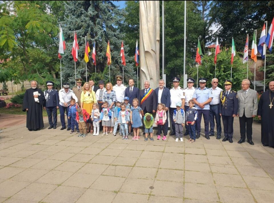 Ziua Imnului Național a fost marcată în centrul Sucevei printr-un ceremonial religios și militar Ziua Imnului Național a fost marcată în centrul Sucevei printr-un ceremonial religios și militar