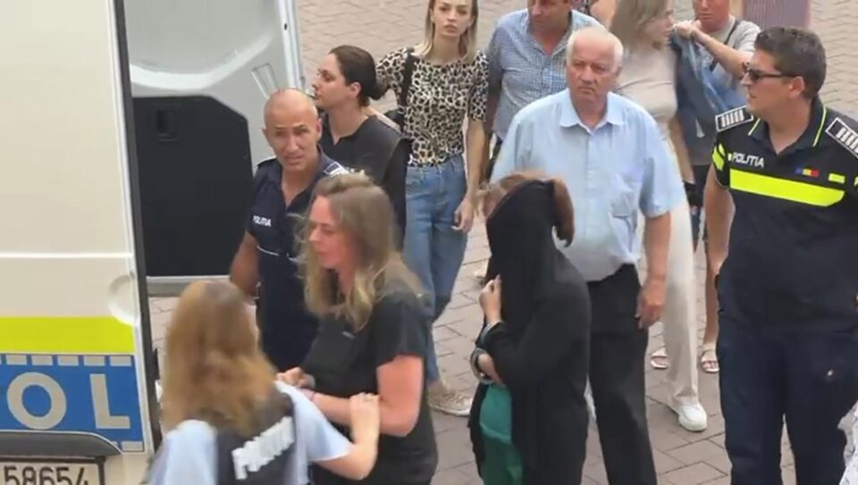Toate cele cinci persoane acuzate că și-au însușit alcool din confiscări rămân în arest preventiv Toate cele cinci persoane acuzate că și-au însușit alcool din confiscări rămân în arest preventiv