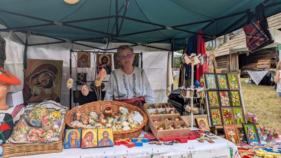 Teofilia-Lăcrămioara Mihoreanu, din Botoșani, „un meșter popular creator” (2).jpeg