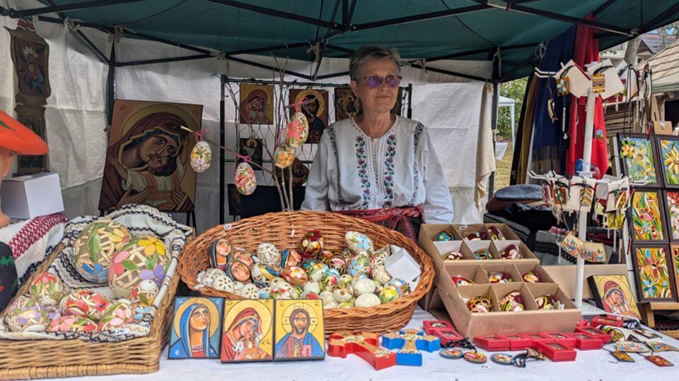 Teofilia-Lăcrămioara Mihoreanu, din Botoșani, „un meșter popular creator”