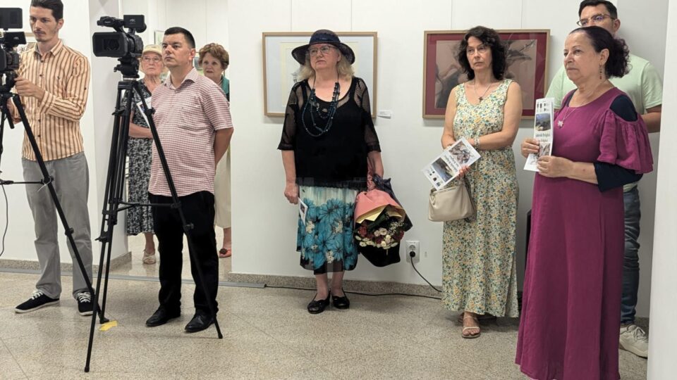 Expoziție de grafică și pictură la Muzeul de Istorie Suceava (1).jpg