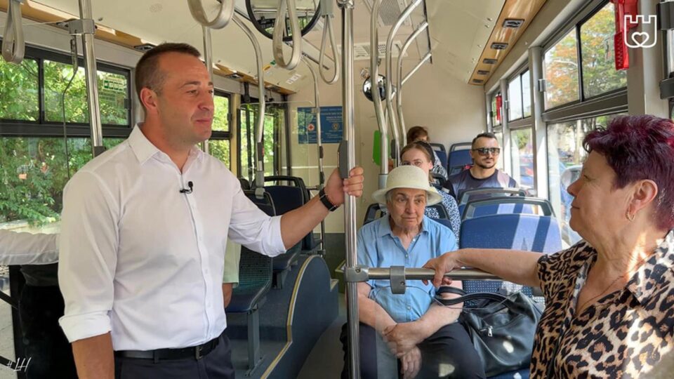 Viceprimarul Lucian Harșovschi a anunțat peste 620.000 de călătorii gratuite pe TPL au oferite în „Vinerea verde” la Suceava Viceprimarul Lucian Harșovschi a anunțat peste 620.000 de călătorii gratuite pe TPL au oferite în „Vinerea verde” la Suceava