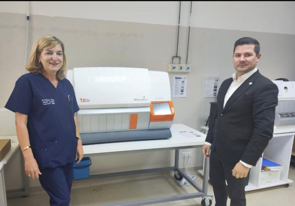 Conf. univ. dr. Roxana Filip, șefa Laboratorului de biologie moleculară din spital și managerul spitalului, dr. Alexandru Calancea