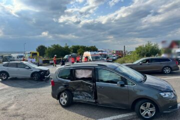 Cele trei mașini implicate în accident