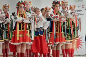 Elevii de etnie ucraineană din comuna Bălcăuți, în tabără de vară la Școala Gimnazială Negostina