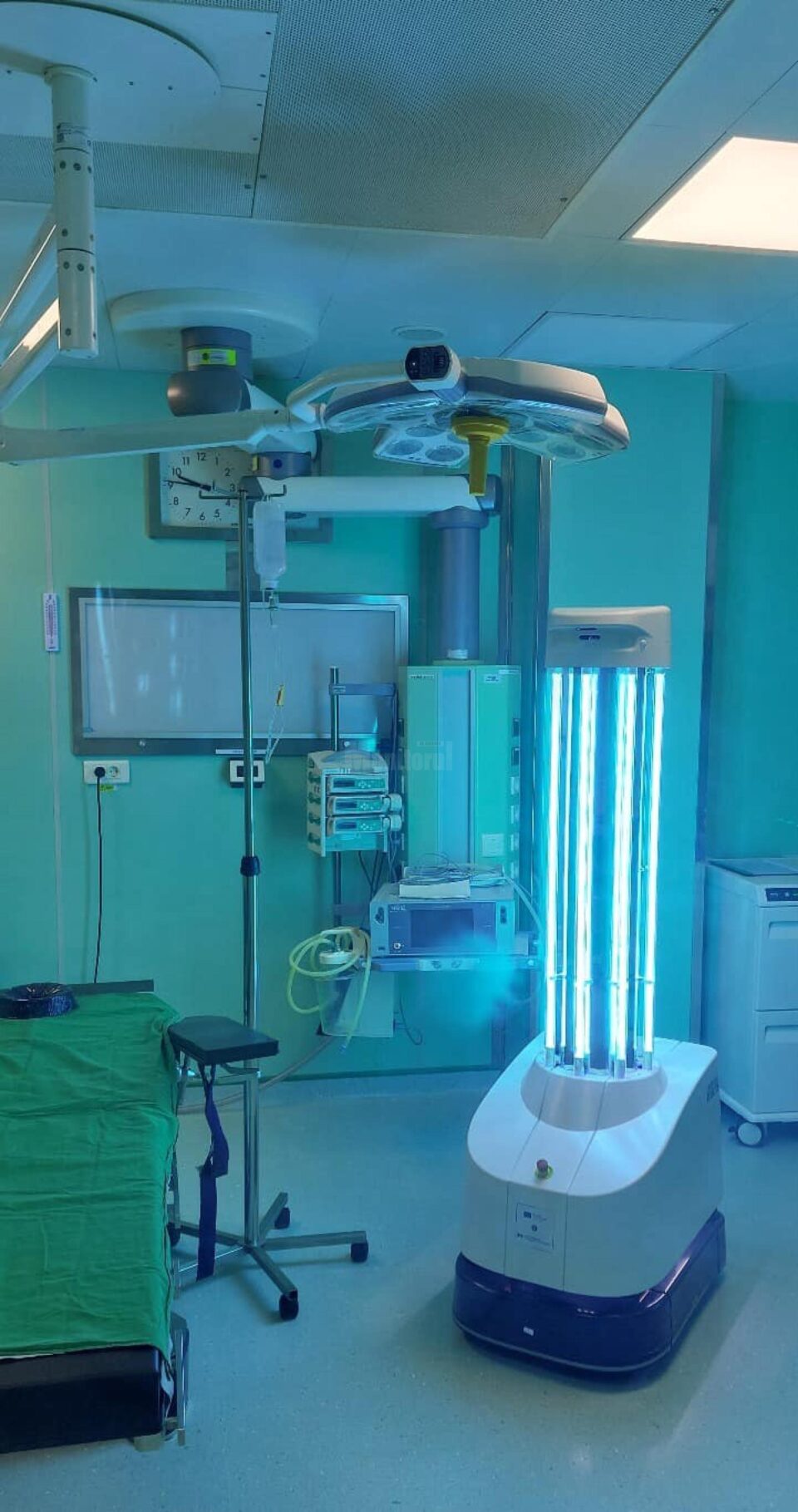 Robot de dezinfectie
