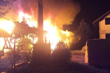 Incendiu puternic la Mălini