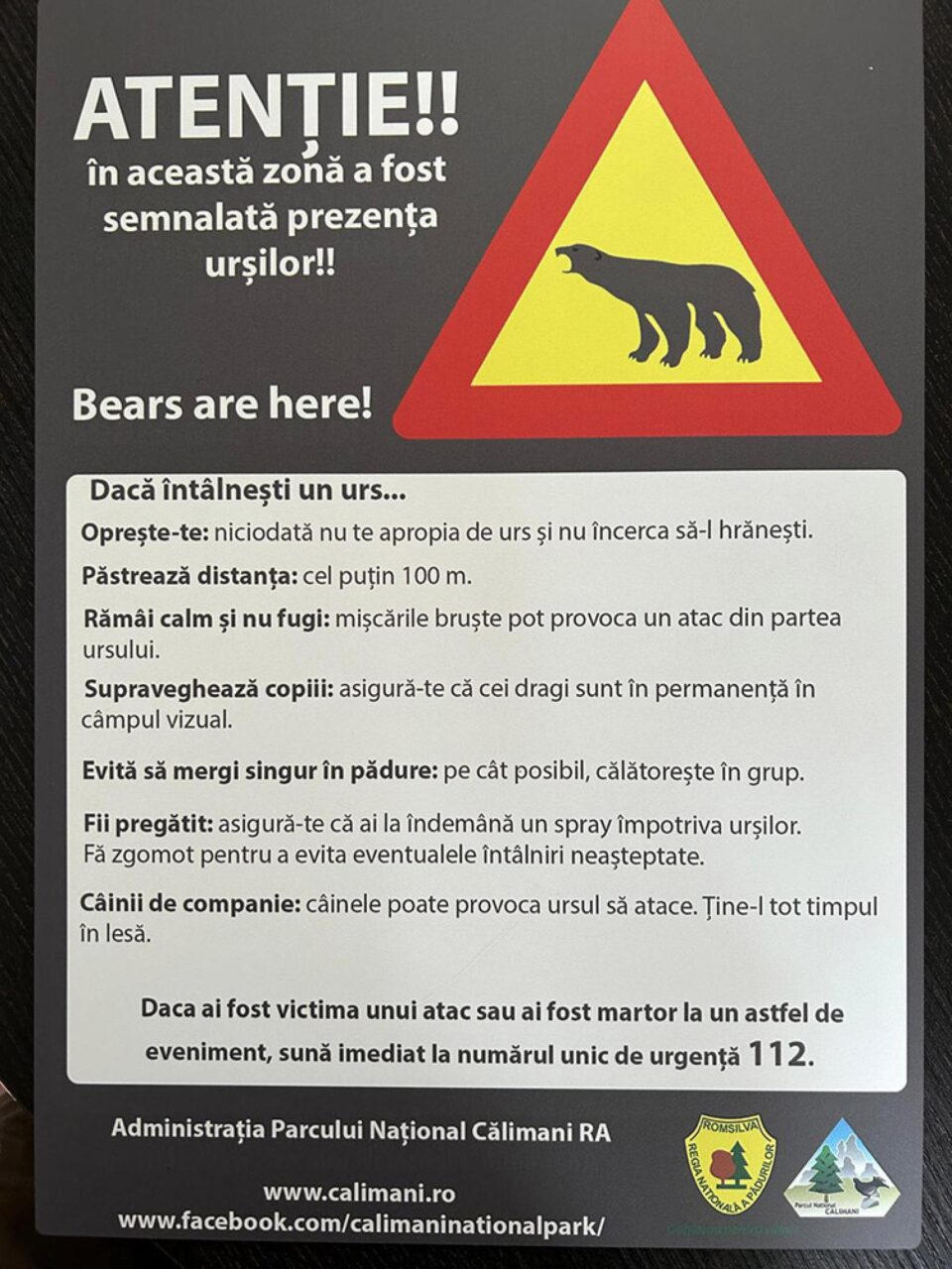 Panouri care avertizează despre prezența urșilor, montate pe traseele turistice din Parcul Național Călimani Panouri care avertizează despre prezența urșilor, montate pe traseele turistice din Parcul Național Călimani