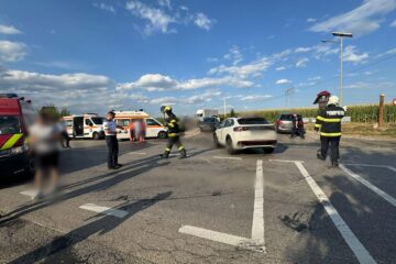 Accident cu 12 persoane implicate, după o neacordare de prioritate, la Cumpărătura