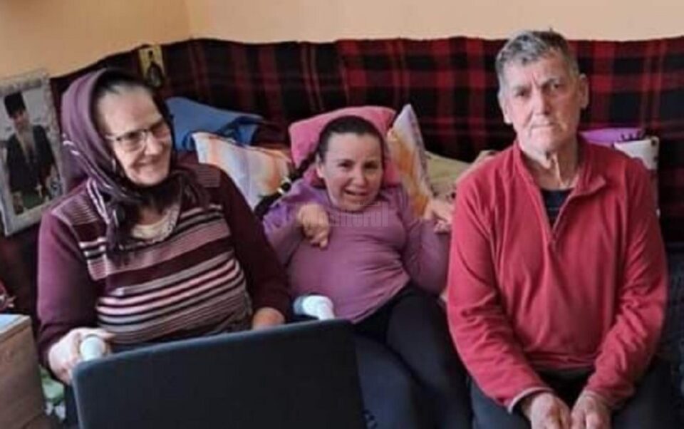 Laura Gradinar, diagnosticată cu tetraplegie spastică cu atetoză, are nevoie urgent de operații oftalmologice