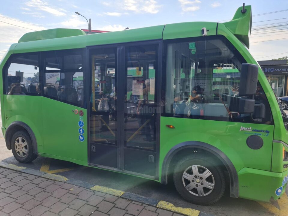 Transport TPL către platoul Cetății de Scaun, cu plecare din oră în oră, din Centrul Sucevei