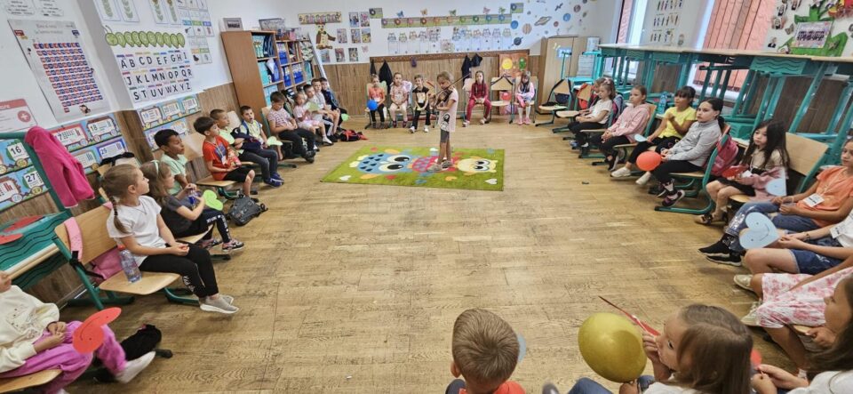 Activități educative inedite și captivante pentru 160 de elevi, la Vicovu de Sus