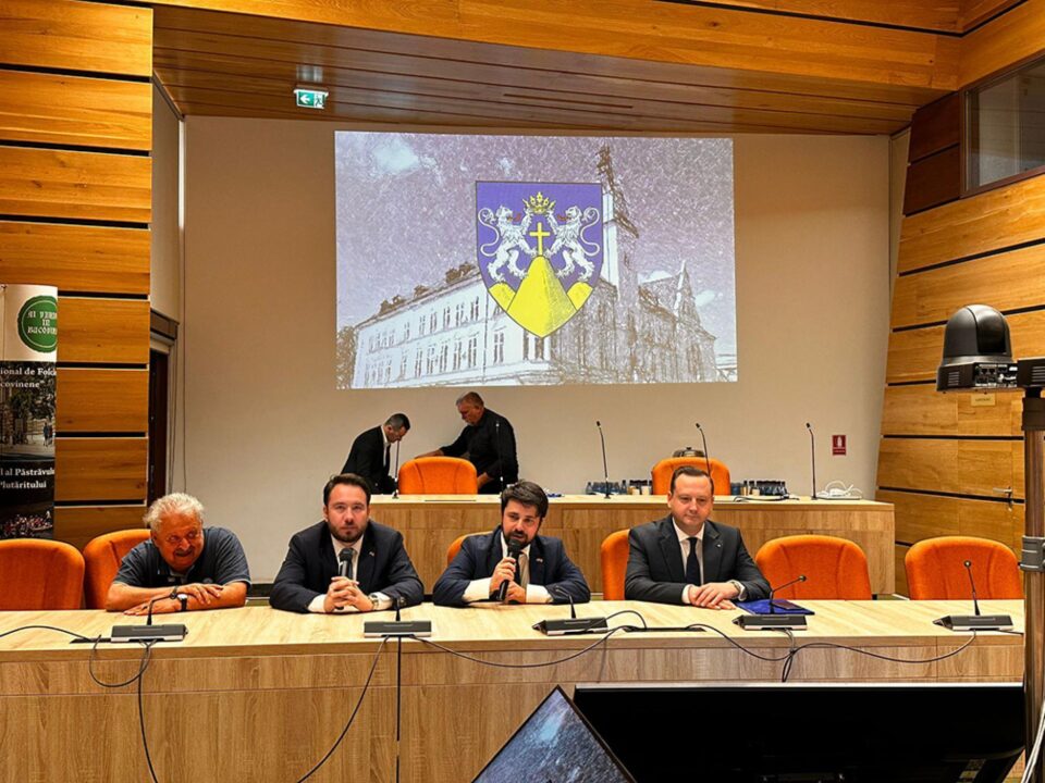 Sorin Golda, Ery Daniel Pervulescu, Rami Teplitskiy, vice-ambasador al Israelului în România, și prefectul de Suceava, Alexandru Moldovan Sorin Golda, Ery Daniel Pervulescu, Rami Teplitskiy, vice-ambasador al Israelului în România, și prefectul de Suceava, Alexandru Moldovan