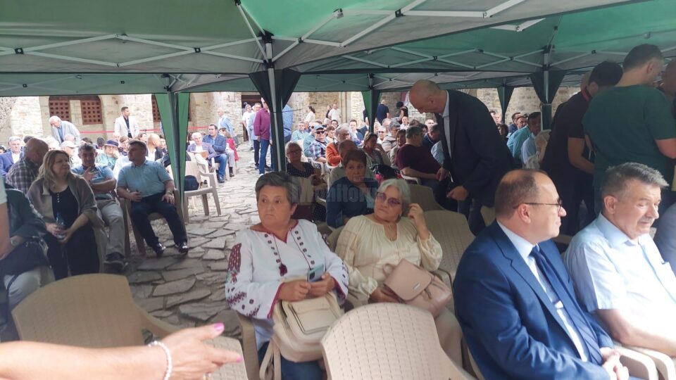 Public numeros la conferinta academicianului Ioan Aurel Pop, în Cetatea de Scaun a Sucevei