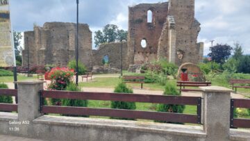 Ruinele catedralei Catolice puse în valoare la Baia