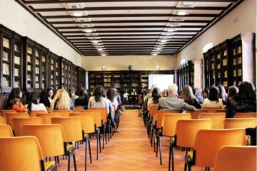 Elevii sunt indemnati sa completeze un chestionar