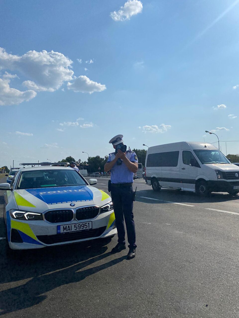 Peste 90 de șoferi au rămas fără permis în ultima săptămână, după ce au călcat prea tare accelerația Peste 90 de șoferi au rămas fără permis în ultima săptămână, după ce au călcat prea tare accelerația