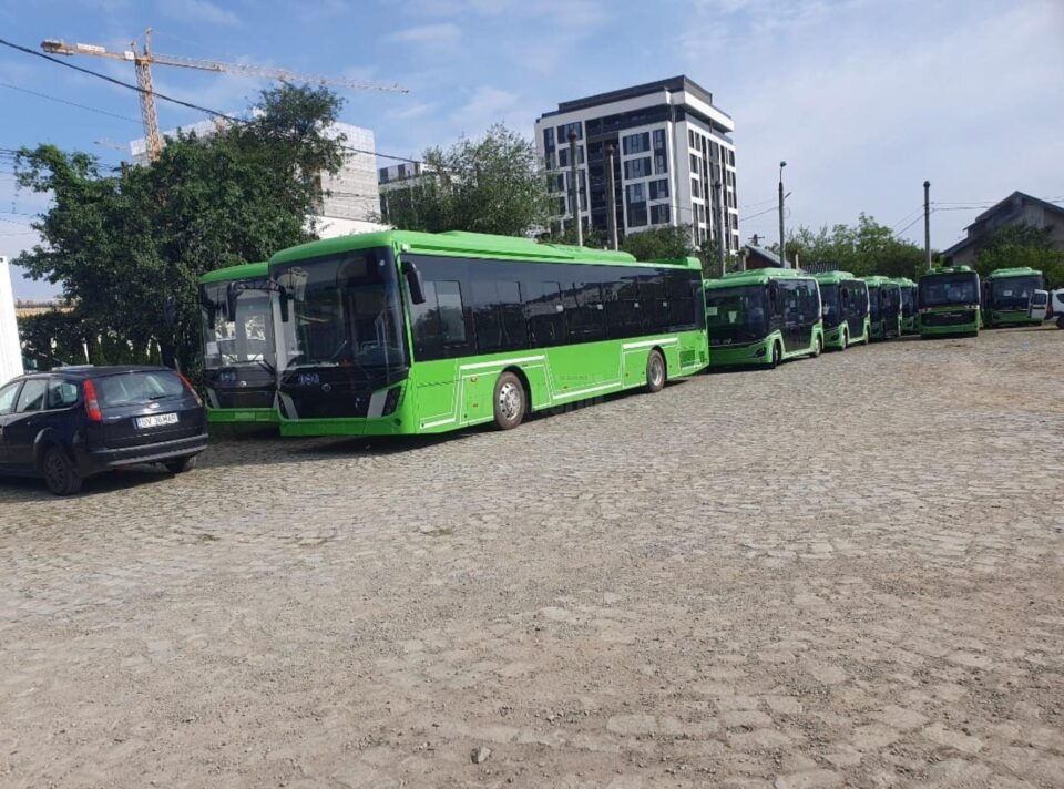 Autobuzele electrice pentru transportul public metropolitan sunt în faza de recepție, la vechiul sediu TPL și la divizia electrică din Burdujeni
