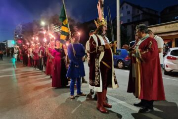 Petrea Dulgheru, în rolul lui Ștefan cel Mare, în cadrul paradei spectacol