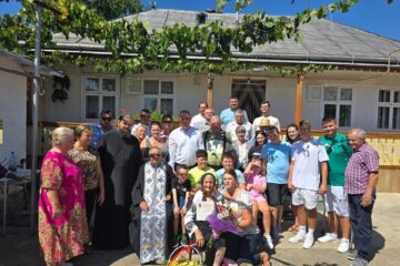 O femeie din Șcheia, Maria Butnari a fost sărbătorită de familie și Primăria Șcheia la împlinirea a 100 de ani