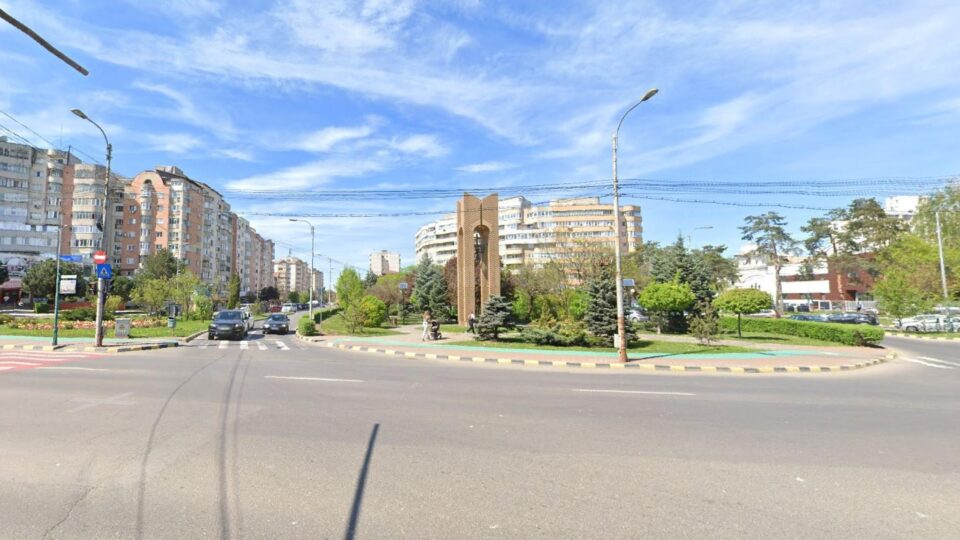 La intersecția bulevardului principal cu Calea Obcinilor va fi amenajat un uriaș sens giratoriu La intersecția bulevardului principal cu Calea Obcinilor va fi amenajat un uriaș sens giratoriu